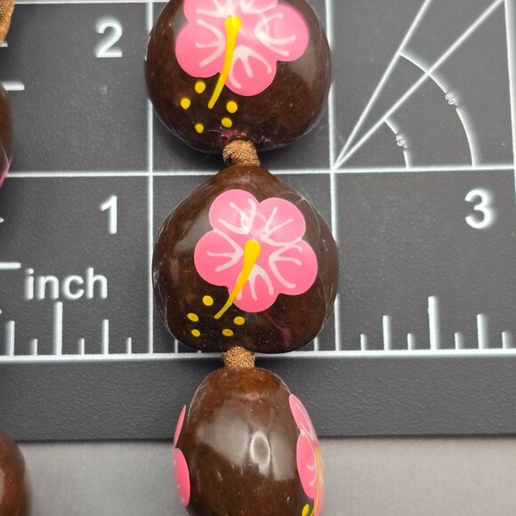 VTG Hawaiian Kukui Nut Lei 30" Brown w/ Hand Painted Pink Hibiscus Ribbon Tie - Picture 9 of 10